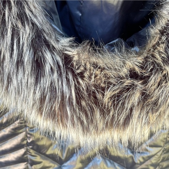 BCBGeneration vest with faux fur collar - Picture 4 of 12